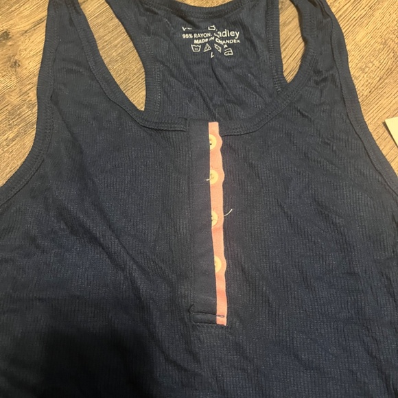 Vera Bradley tank top size large - Picture 3 of 8